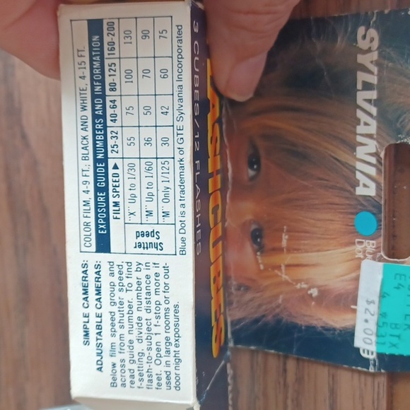 Sylvania Magic Cubes for Camera Flash 3 Cubes/12 Flashes - Picture 4 of 5